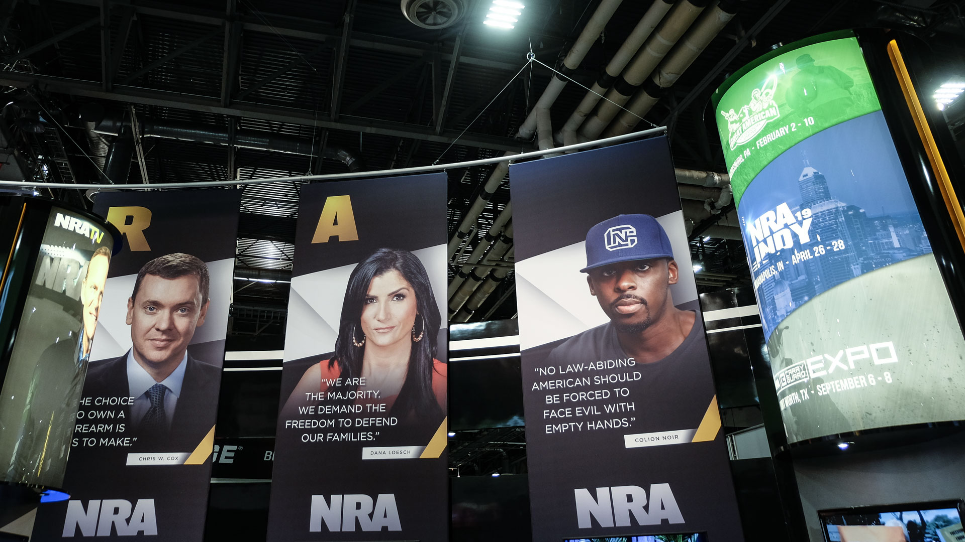 La National rifleman association è una struttura molto forte che provvede alla difesa dei diritti degli appassionati di armi. Svolge anche un importante programma di sensibilizzazione volto alla formazione di chi delle armi fa uso