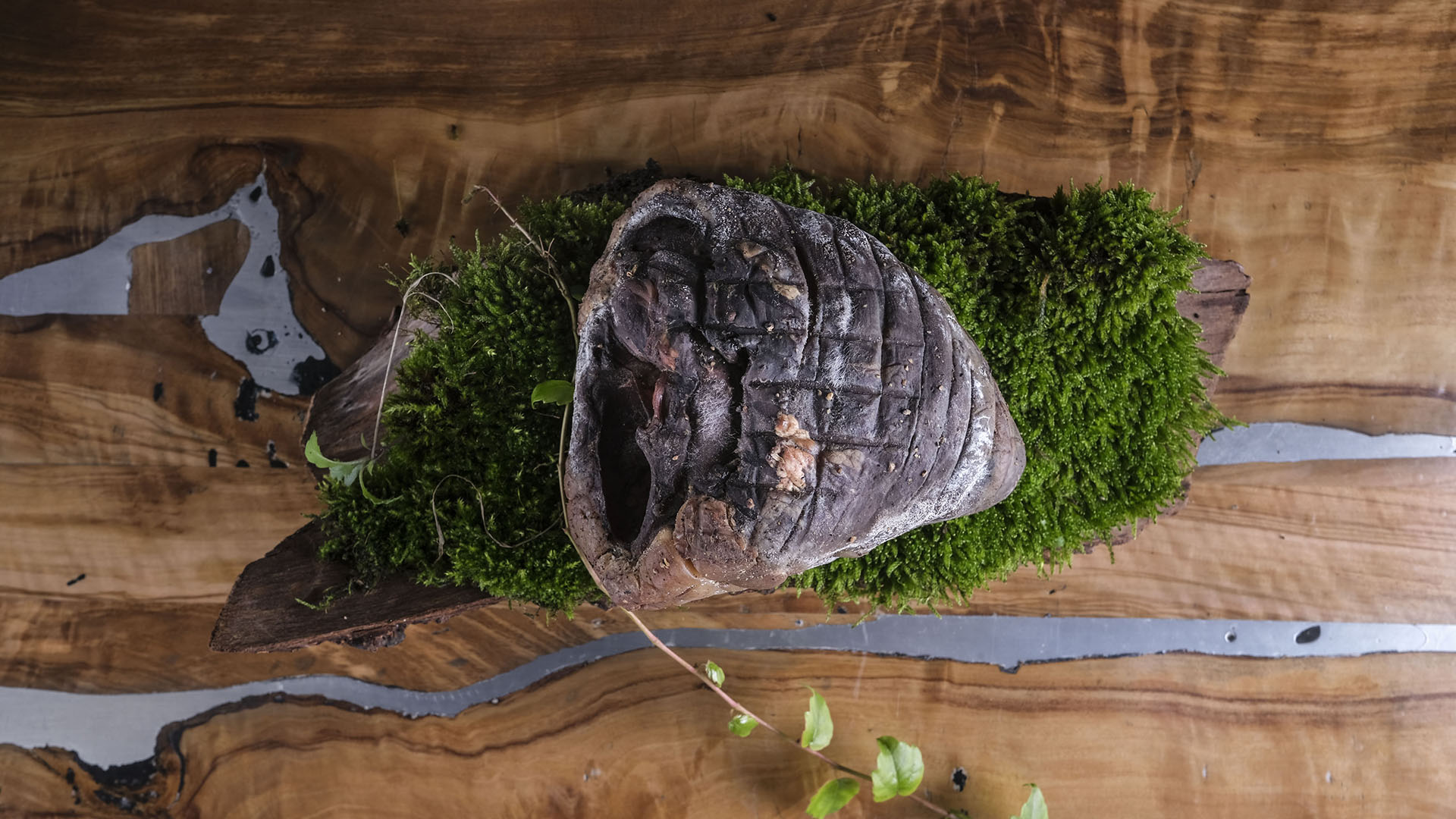 Bresaola di cuore di cervo. Il pregio delle carni selvatiche, secondo i fratelli Vergine, sta nella loro sostenibilit