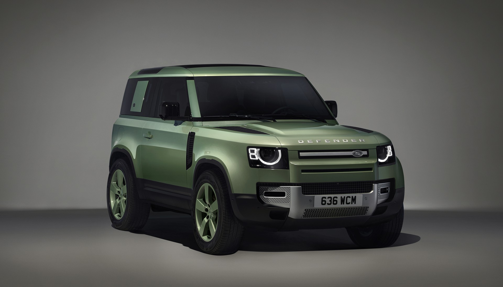Land Rover festeggia i 75 anni con la nuova Defender 75th Limited Edition